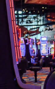 Filipino player using 5 BMW Login on a mobile phone showing local sports and casino interface